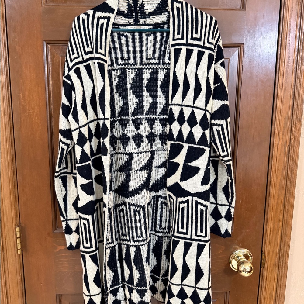 Chic Black and White Geometric Cardigan